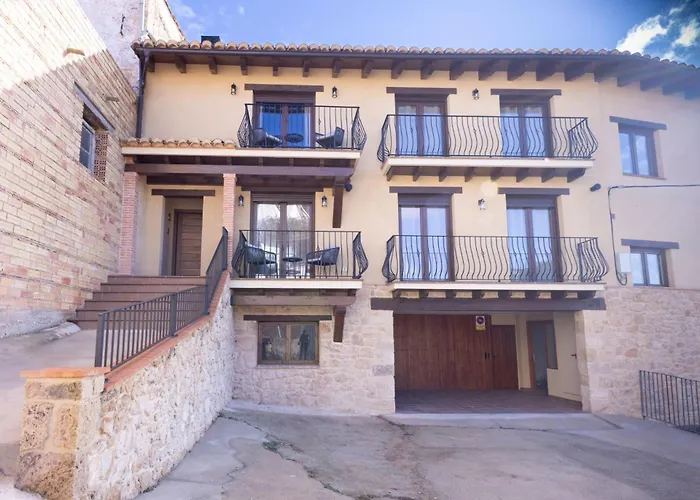 El Sueno Del Buho 5. Un Con Chimenea Beceite